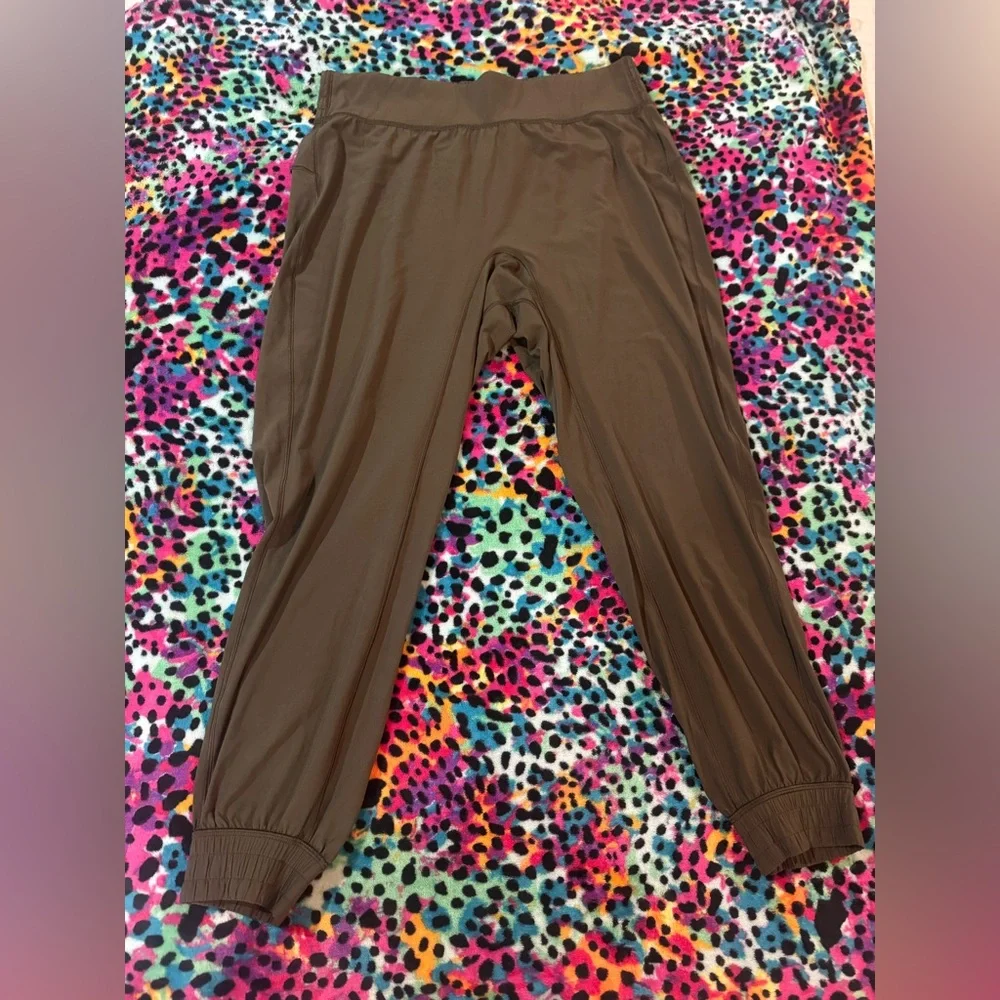 NWOT Lululemon Sun Setter  Dark Green Size 12 Joggers - Picture 3 of 5